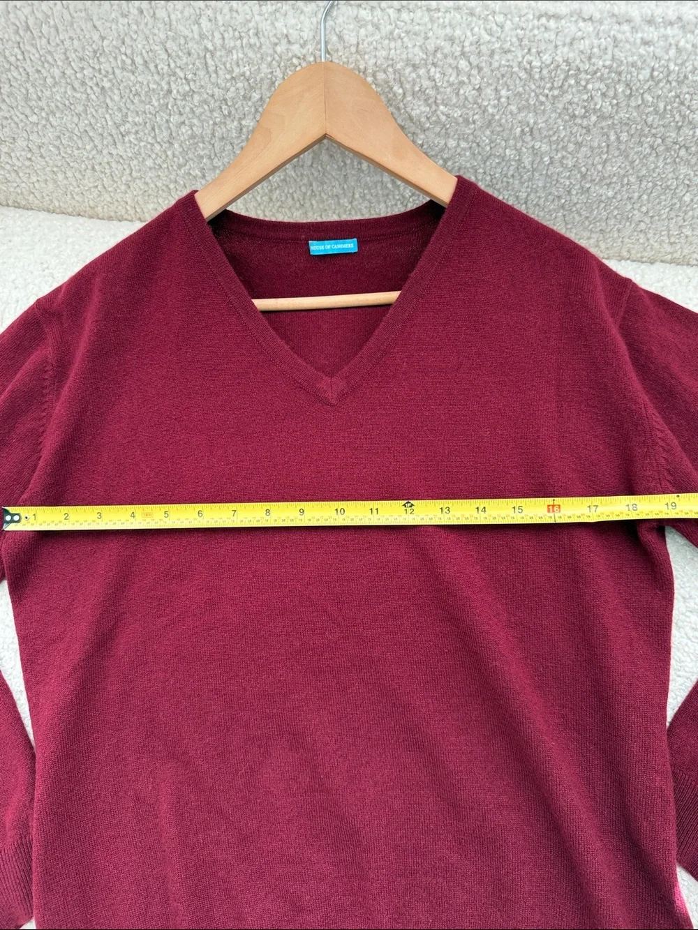 Women's V-Neck Sweater in Burgundy - Unknown Brand